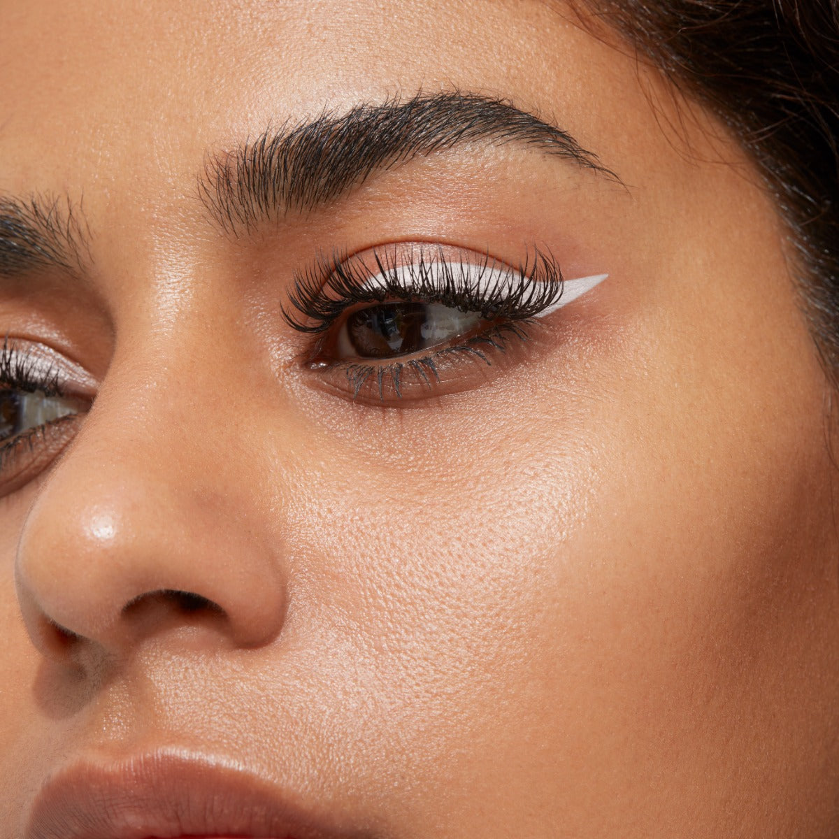 Matte Eye Liner - 001 Dover White