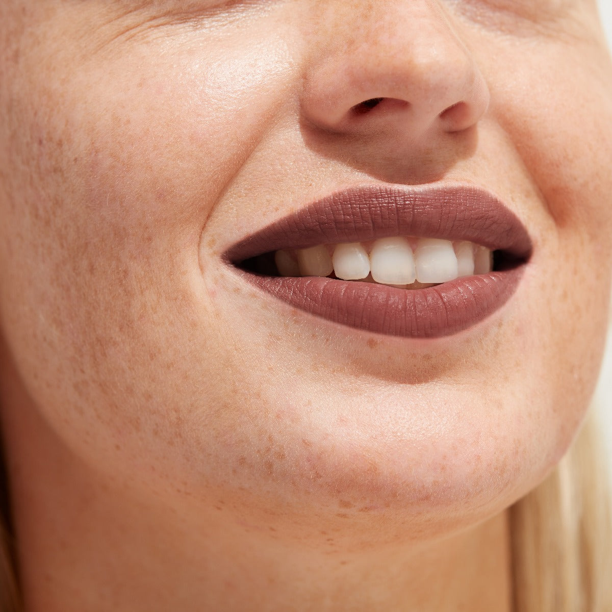 Luxury Nude Lips - 003 Stripped
