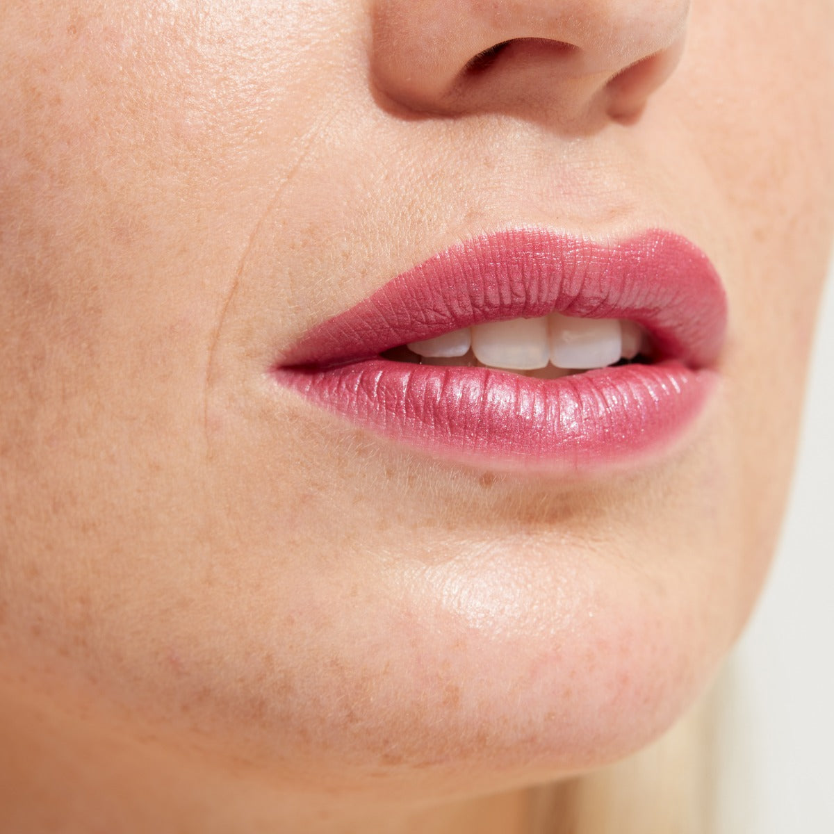 Velvet Touch Lipstick - 66 Bourgogne