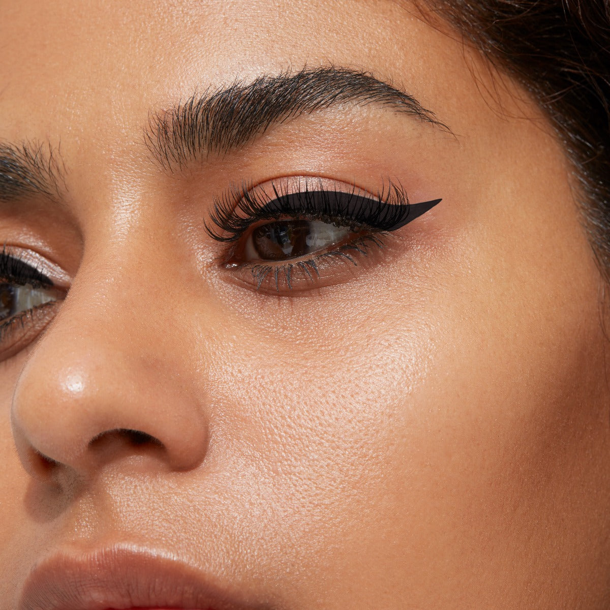 Woody Eye Liner - 001 Ebony Black