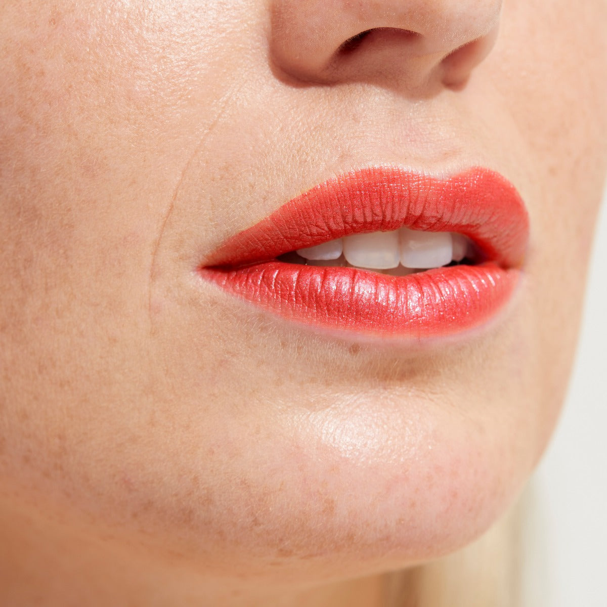 Velvet Touch Lipstick - 82 Exotic